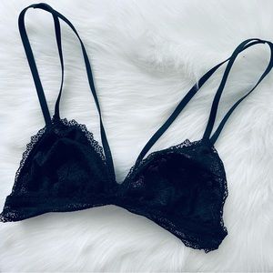 ✨Victoria’s Secret | Black Strappy Lace Bralette